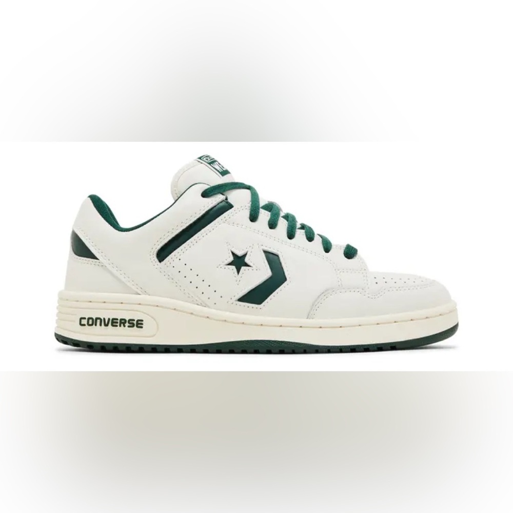 Converse Weapon low top sneakers. Ox Green. Men size 11.5